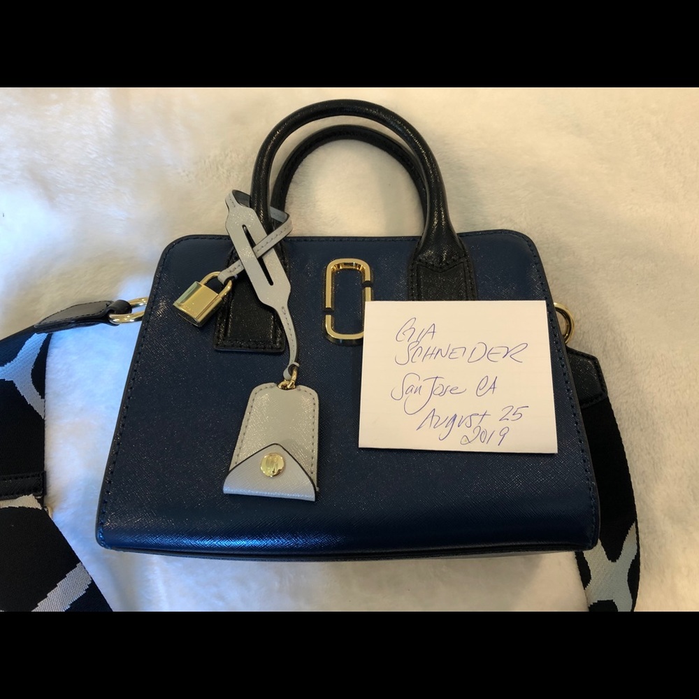Great condition Marc Jacobs navy/giraffe strap bag